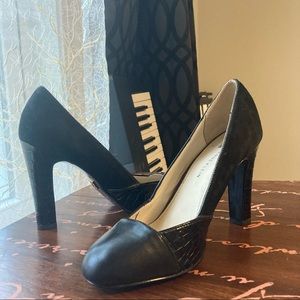 90s 7.5 Vintage Anne Klein High Heel Platforms with Snakeskin Detail